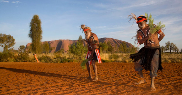 Read more about the article Uluru – The mystical land of the Island Mountain