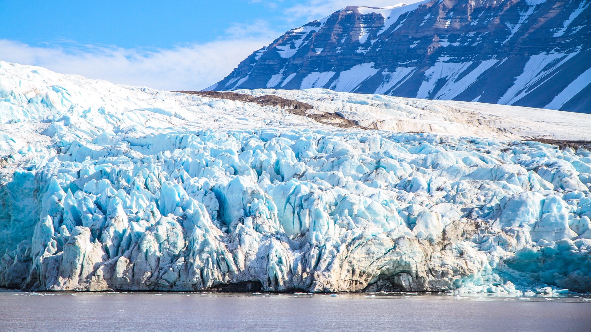 Read more about the article 10 Fascinating Facts about Svalbard